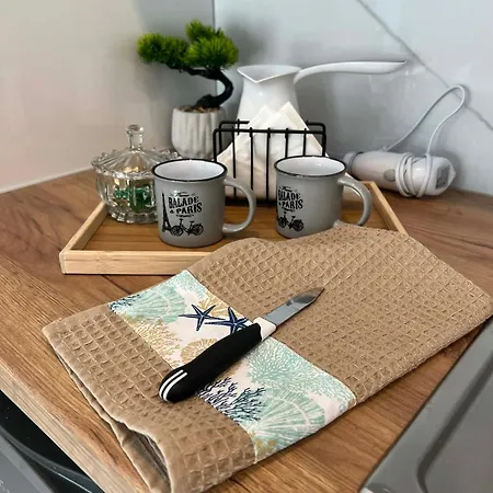 Dei Apartman, Delfini * Paralía